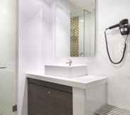 In-room Bathroom 6 Sama-Sama Express KLIA Terminal 1 (Airside Transit Hotel)