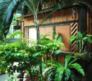 Bangunan 4 Cashewnut Tree Bungalows