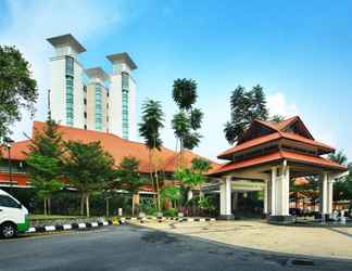 Bên ngoài 2 Nilai Springs Resort Hotel