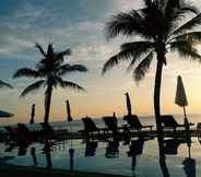 สระว่ายน้ำ 3 Lanta Palace Resort & Beach Club