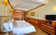 Kamar Tidur 2 Red Coconut Beach Hotel Boracay