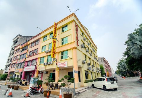 Bên ngoài Seri Nilai Hotel