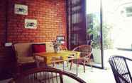 Lobi 4 Monkey Motel & Cafe