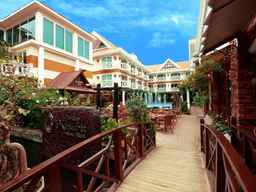 Boracay Mandarin Island Hotel, USD 232.15