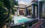 Swimming Pool 5 Denays Guest House Jimbaran