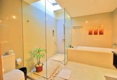 客室内バスルーム 7 Bukit Kirana Villas