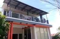 Bangunan Penginapan Adam House