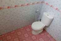 Toilet Kamar Penginapan Adam House