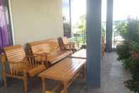 Common Space Penginapan Adam House