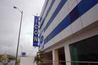 ภายนอกอาคาร Icon Hotel Macapagal