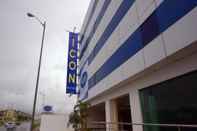 Bangunan Icon Hotel Macapagal