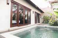 Swimming Pool Villa Puspa Kedungu