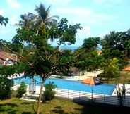 Kolam Renang 2 The W Villas