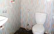 Toilet Kamar 7 Sawasdee Guesthouse