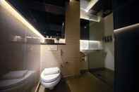 ห้องน้ำภายในห้อง CUBE Family Boutique Capsule Hotel @ Chinatown