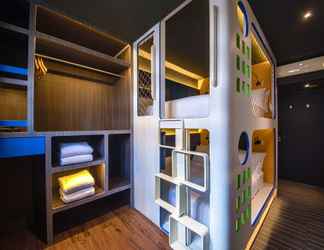 Phòng ngủ 2 CUBE Family Boutique Capsule Hotel @ Chinatown