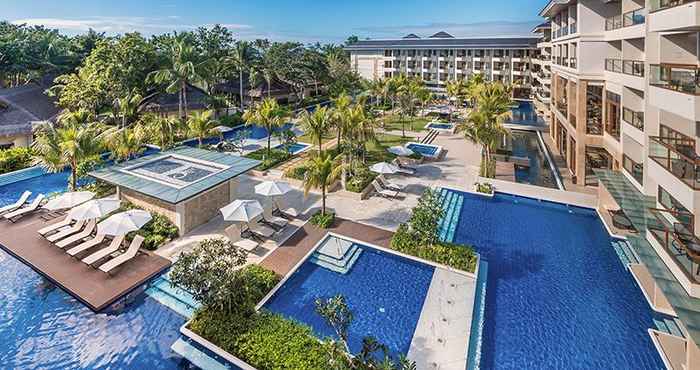 Kolam Renang Henann Resort Alona Beach