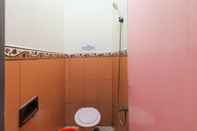 In-room Bathroom Losmen Bangkit Hidayah