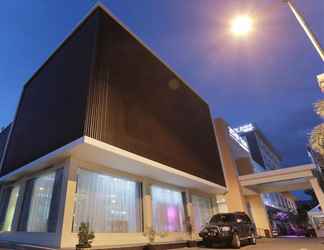 Exterior 2 Sutan Raja Hotel & Convention Centre Palu