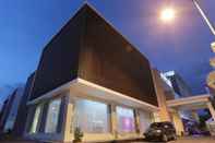Bangunan Sutan Raja Hotel & Convention Centre Palu
