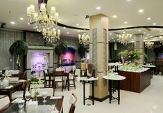 Restaurant 5 Sutan Raja Hotel & Convention Centre Palu