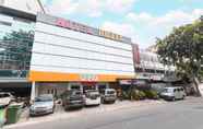 Bangunan 2 OYO 773 Hotel Rujia