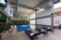 Swimming Pool Boss Mansion Residence