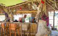 Bar, Cafe and Lounge 4 Lanta Coral Beach Resort