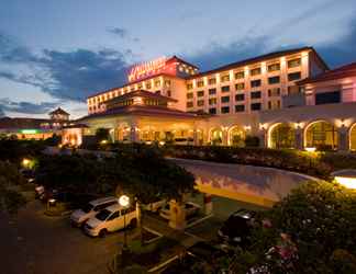 Exterior 2 Waterfront Airport Hotel and Casino 