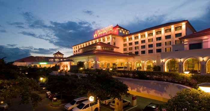 Bangunan Waterfront Airport Hotel and Casino 