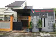 Luar Bangunan Surya Guest House 