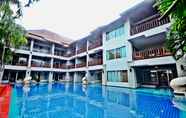 Kolam Renang 5 Lanta Sand Resort & Spa