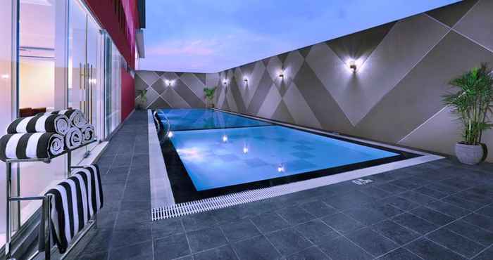 Kolam Renang favehotel Rungkut Surabaya