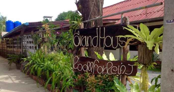 Bangunan Grand House