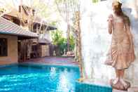 Hồ bơi Laan Mai Fai Chang Resort