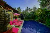 Swimming Pool Lombok Senggigi Hotel		