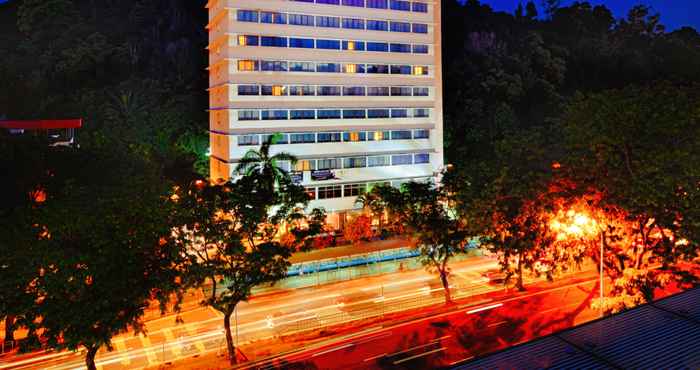 Bên ngoài Hotel Shangri-la Kota Kinabalu