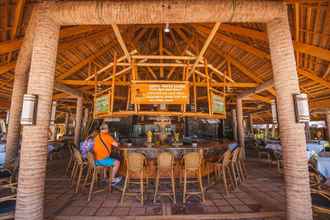 Bar, Cafe and Lounge 4 Fridays Boracay Beach Resort