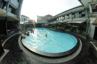 Swimming Pool Hotel Swarna Dwipa Palembang