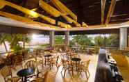 Quầy bar, cafe và phòng lounge 7 Mithi Resort and Spa