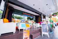 Luar Bangunan Triple 8 Inn Silom