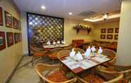 Restaurant 2 Crown Regency Prince Resort -  Boracay