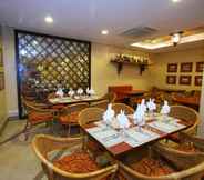 ร้านอาหาร 2 Crown Regency Prince Resort -  Boracay