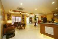 Lobby Crown Regency Prince Resort -  Boracay