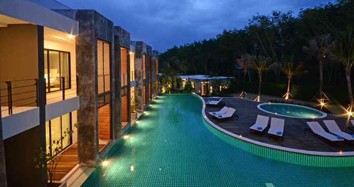 Swimming Pool Wanaburi Hotel