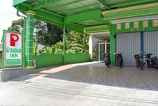 外部的 Pandan Makmur Inn