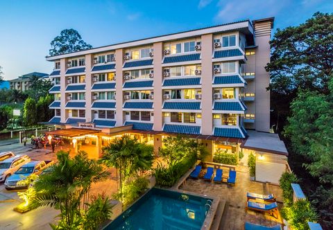 สระว่ายน้ำ Sakulchai Place Hotel