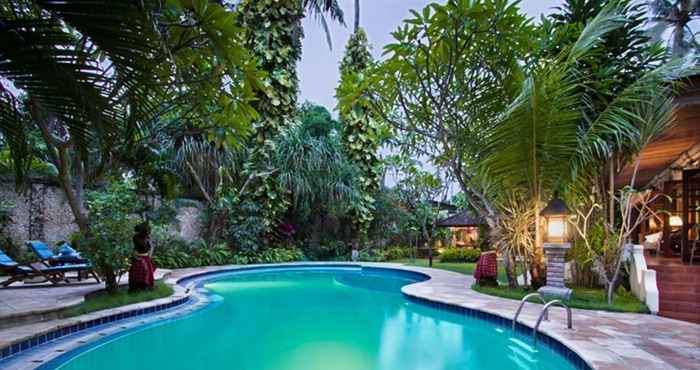 Swimming Pool Baliana Villa Legian