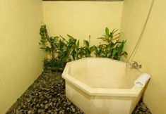 In-room Bathroom 2 Kubudiuma Villas