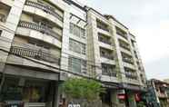 Luar Bangunan 2 Artina Suites Hotel